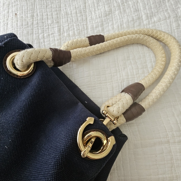 Michael Kors Coastal Purse - Picture 7 of 11